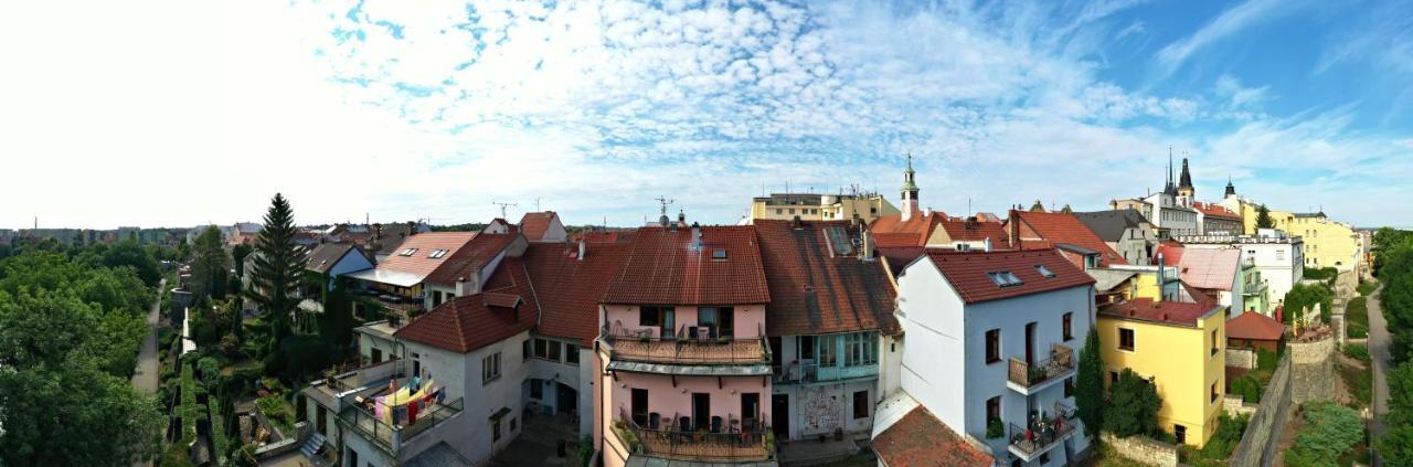 Penzion Na Hradbach Лоуни Екстериор снимка